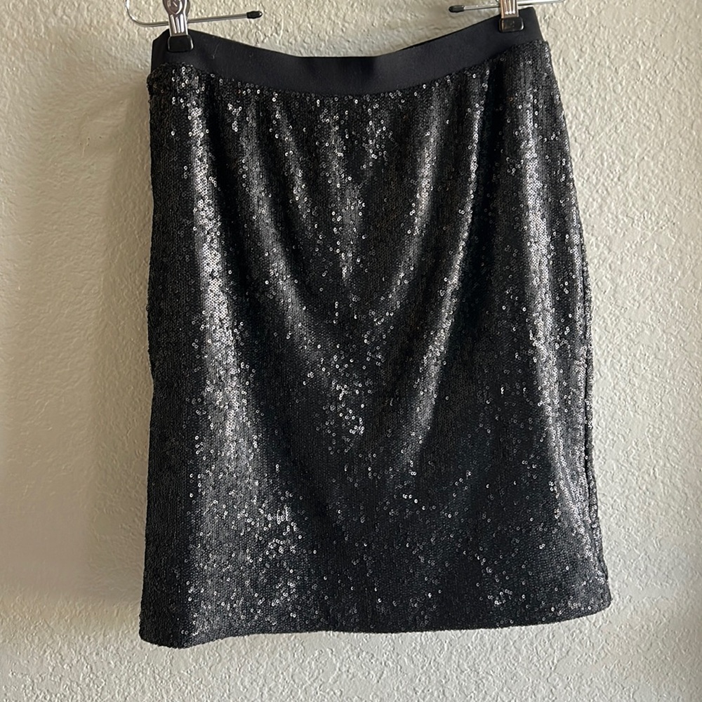 🔴CLEARANCE! Black Sequined pencil skirt